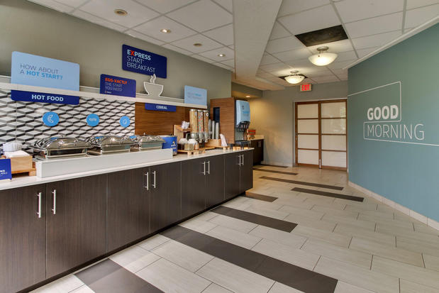 Images Holiday Inn Express West Palm Beach Metrocentre by IHG
