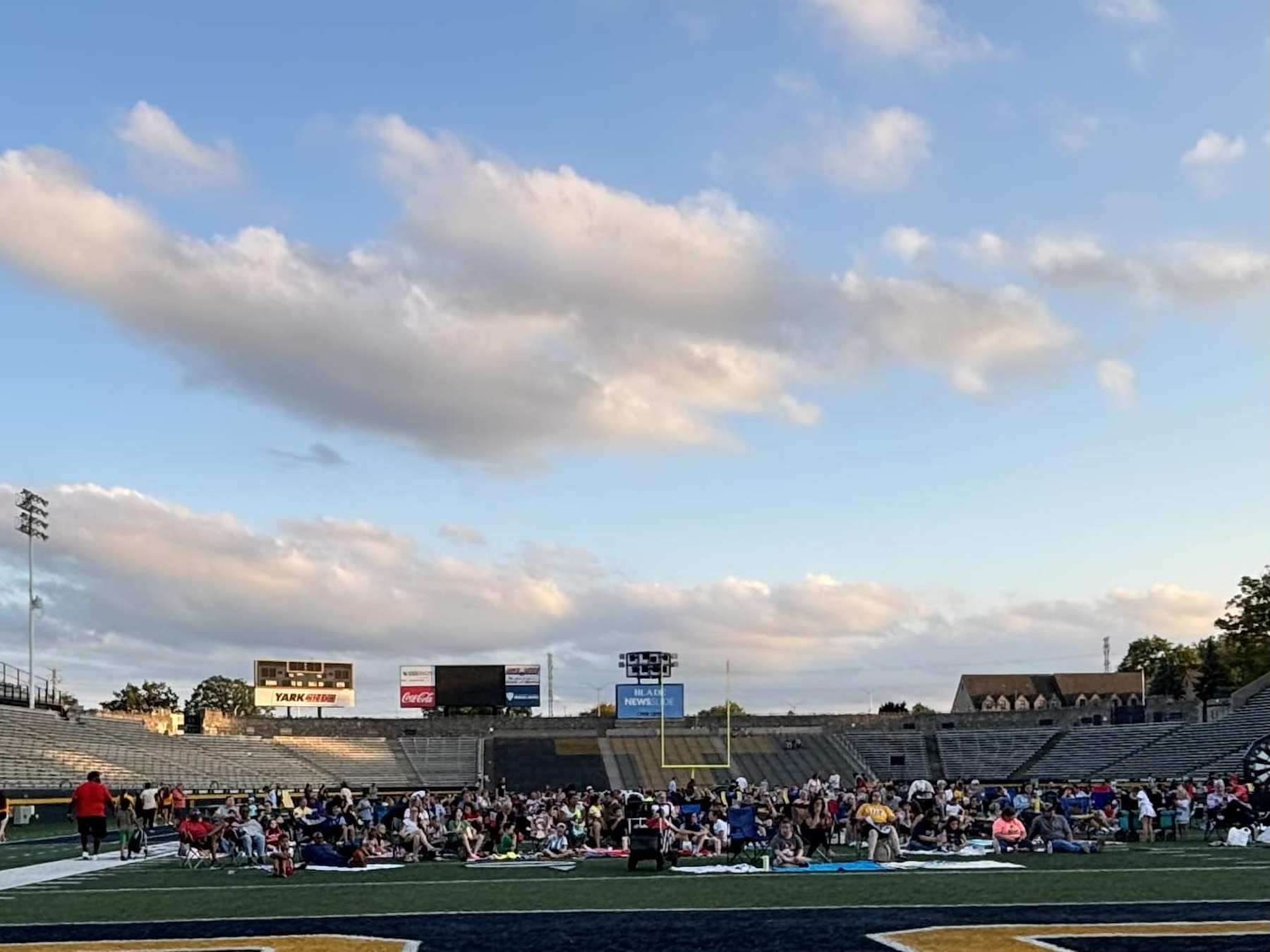 We had a great time with our Rockets fam at the Movie Night in the Glass Bowl!! So much so that we want to extend the fun!