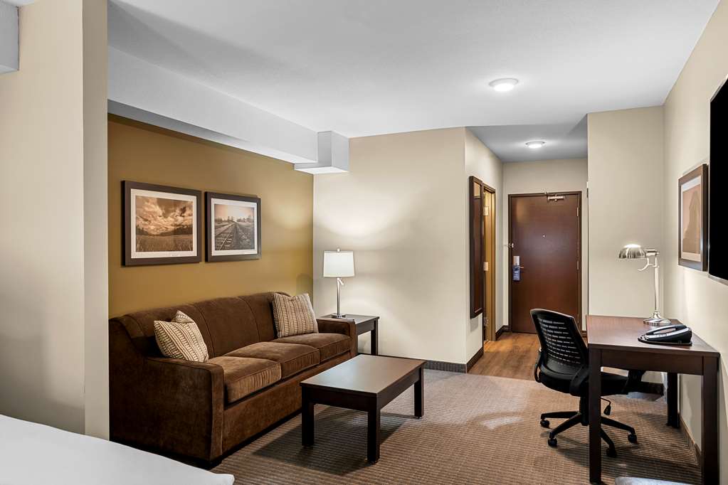 Images Best Western Plus Lacombe Inn & Suites