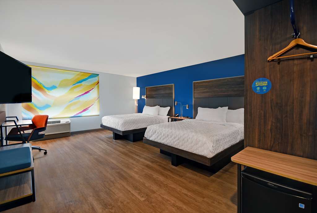 Guest room Tru by Hilton Monroe MI Monroe (734)777-2200