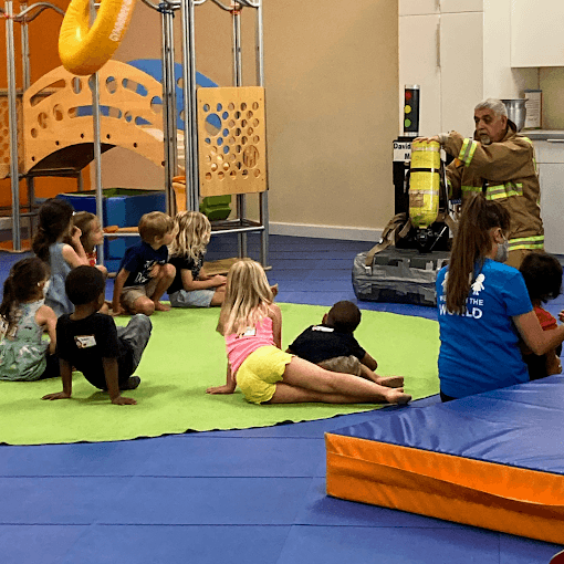 Let your child discover the joy of making music by tapping a drum and experimenting with rhythm. Our children’s music classes in Columbus support listening, coordination, and self-expression through hands-on musical play.