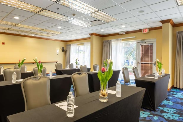 Images Hampton Inn & Suites Jacksonville Deerwood Park
