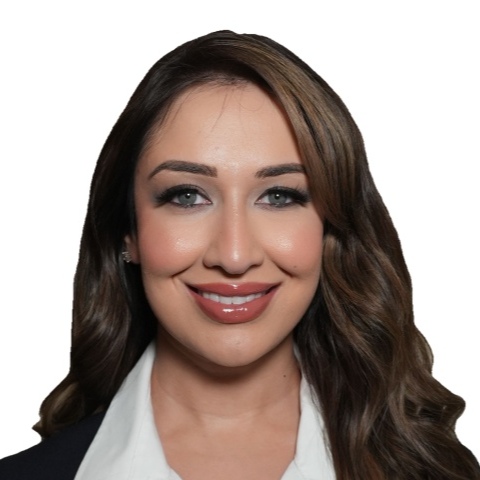 Jasmeen Khera, Ophthalmic Director in our Bracknell store