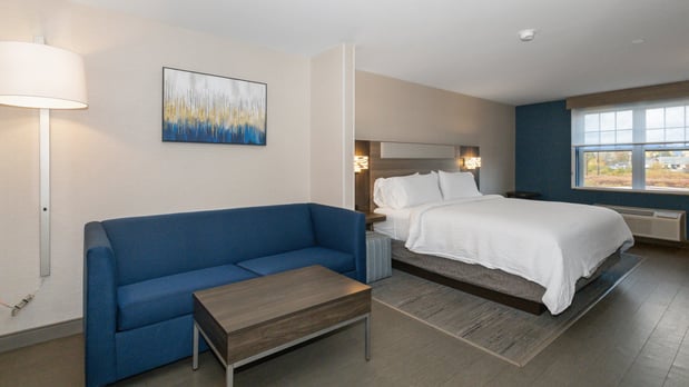 Images Holiday Inn Express & Suites Hampton South-Seabrook by IHG