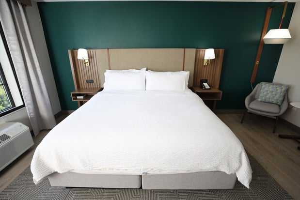 Images Holiday Inn St. Louis-Fairview Heights by IHG