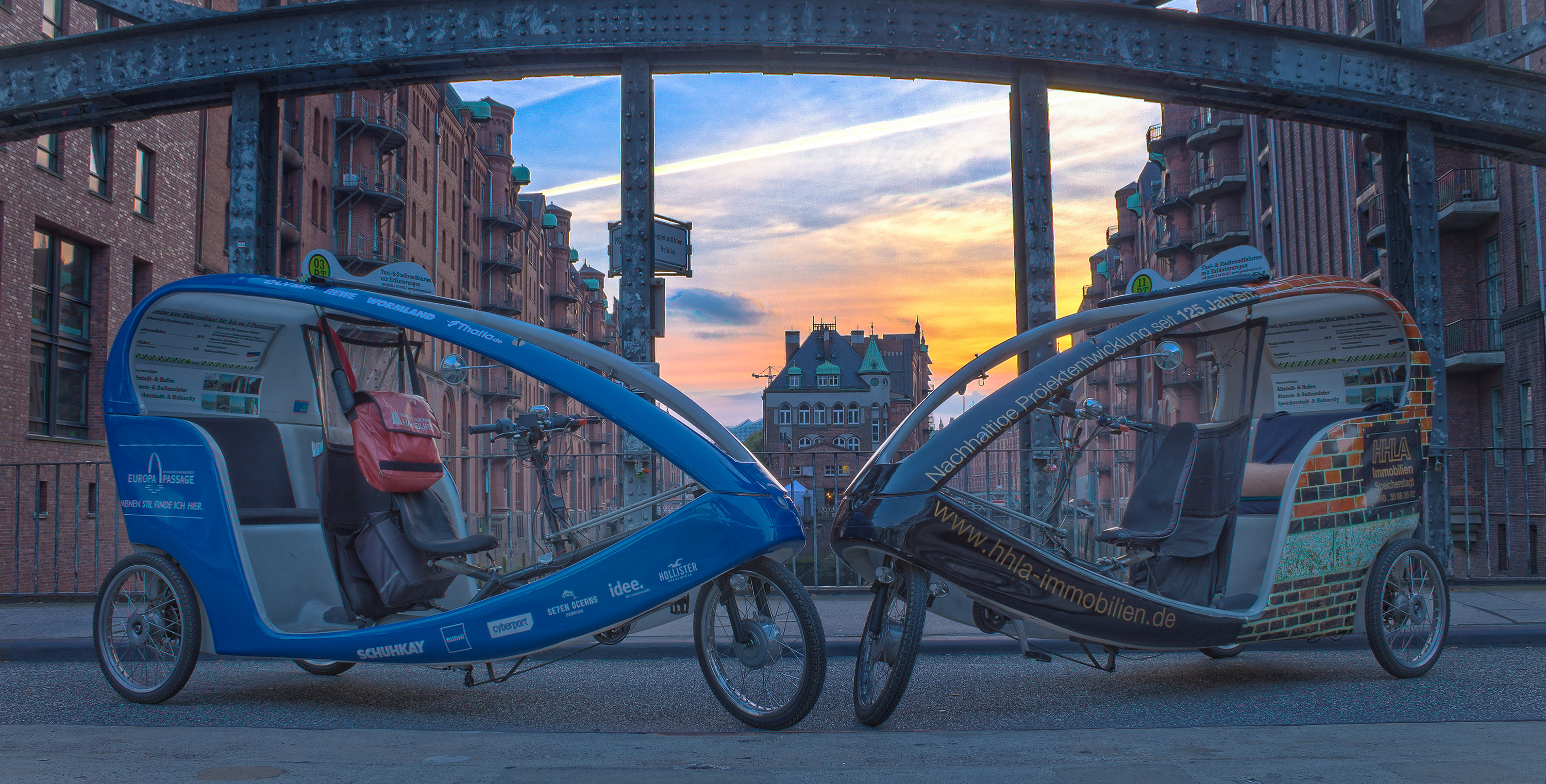 Moin und herzlich willkommen bei SO Begeistert Hamburg, deinem Reiseveranstalter für einzigartige Rikscha-Touren und Stadtführungen in Hamburg! Erlebe die Stadt auf entspannte und persönliche Weise mit unseren Fahrradtaxi-Touren. Ob Speicherstadt, Altstad