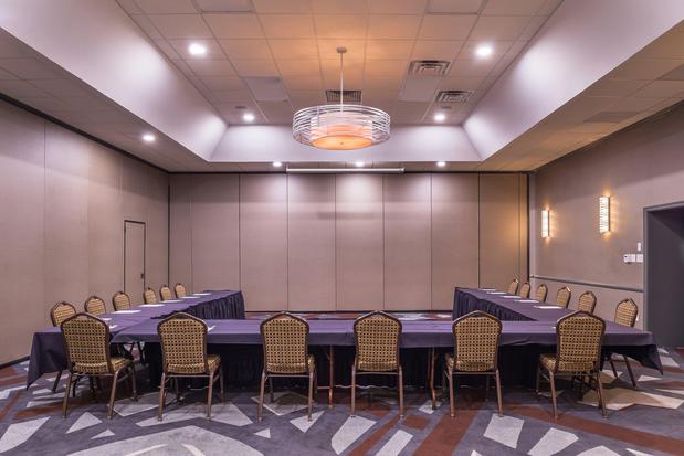 Images Holiday Inn Auburn-Finger Lakes Region by IHG
