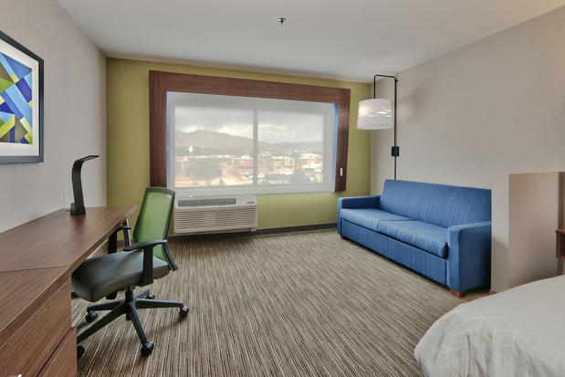 Images Holiday Inn Express & Suites Albuquerque East by IHG