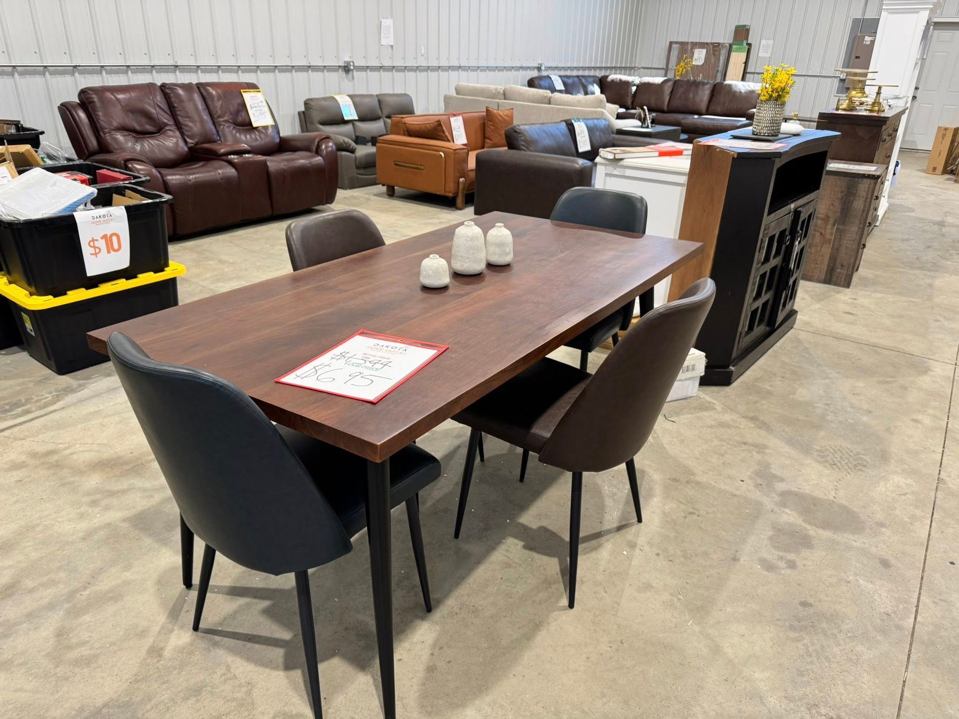 Dakota Home Outlet Image