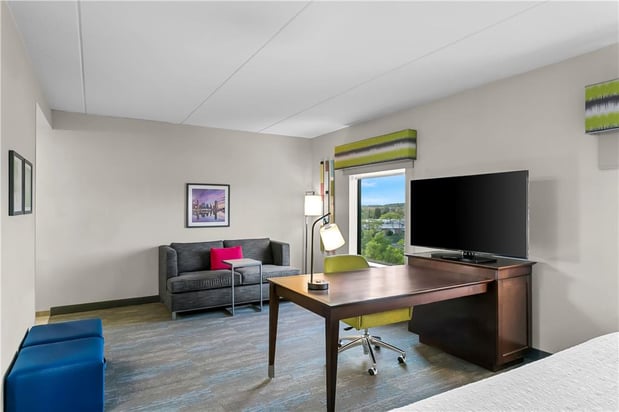 Images Hampton Inn & Suites Baltimore/Woodlawn