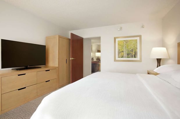 Images Embassy Suites by Hilton Denver International Airport