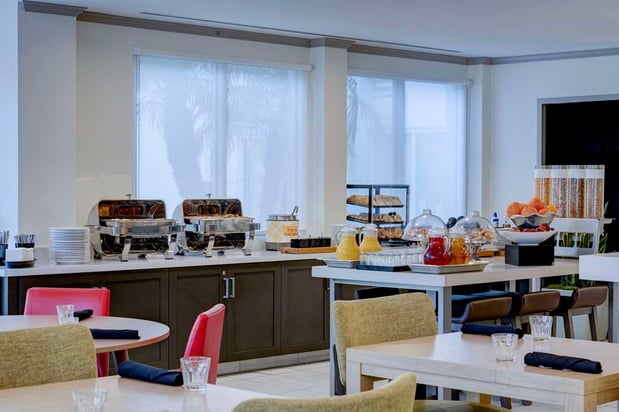 Images Hilton Garden Inn Anaheim/Garden Grove