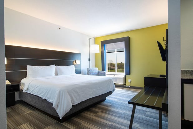 Images Holiday Inn Express & Suites Bedford by IHG