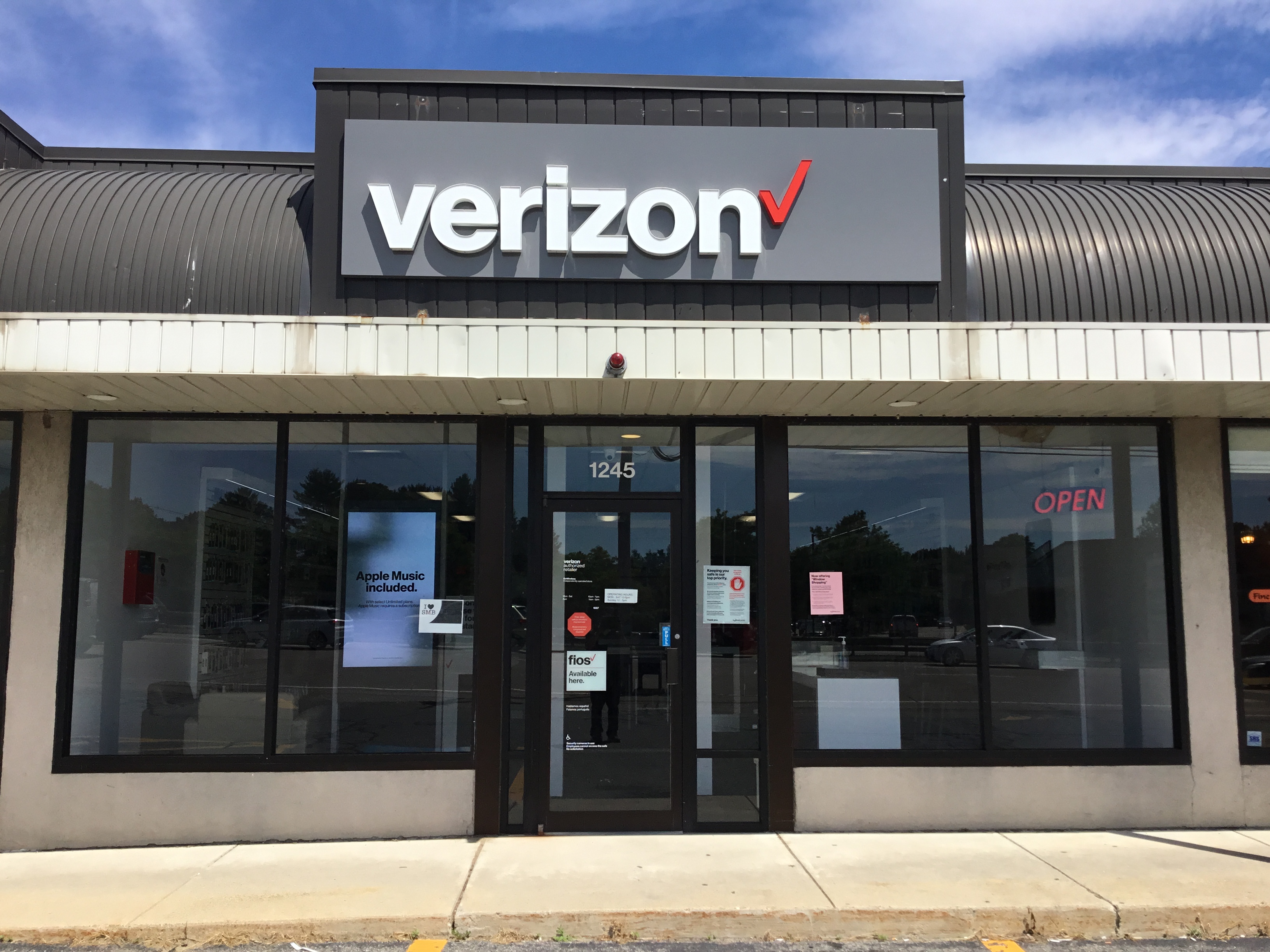 Verizon Authorized Retailer – GoWireless Photo