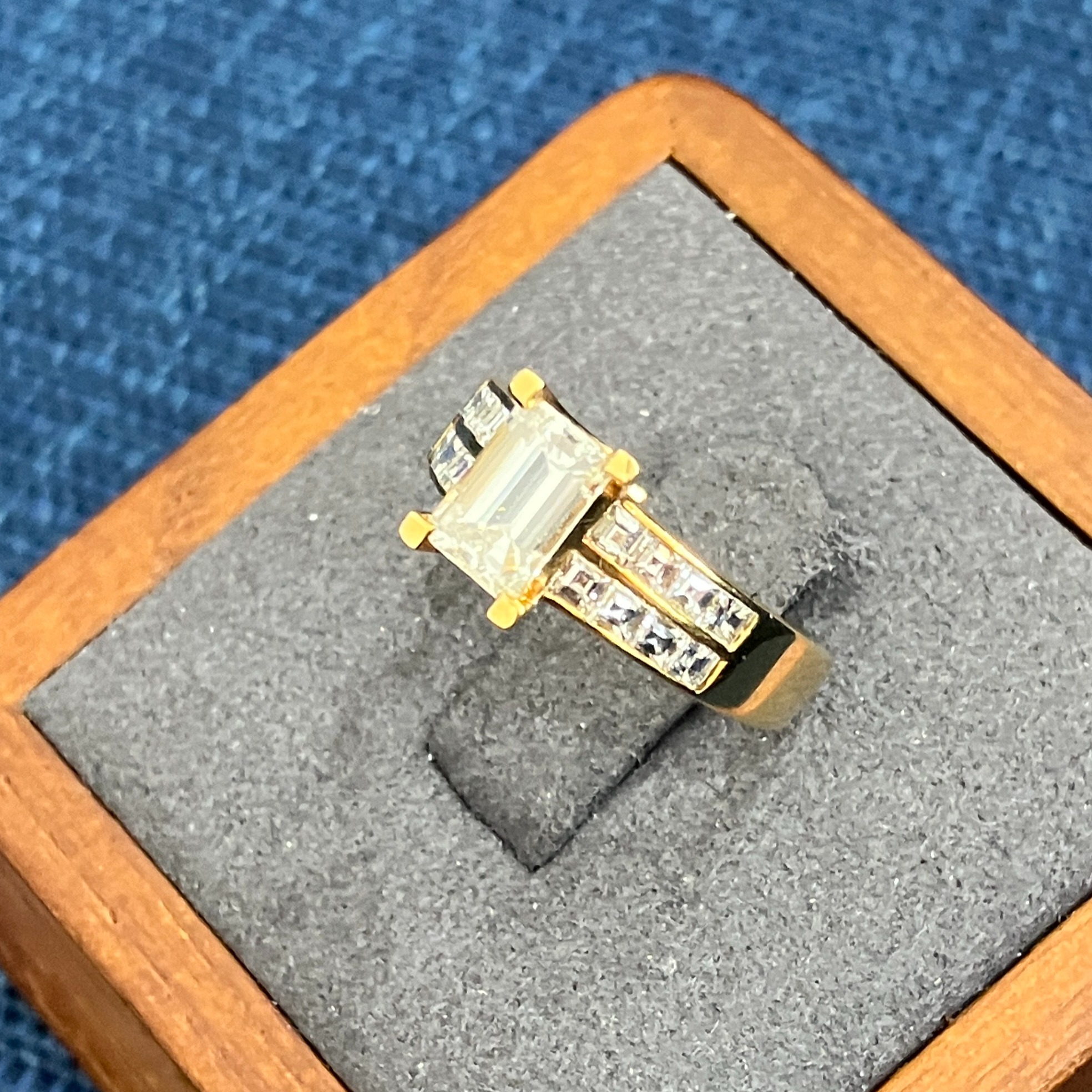 Images KOMEHYO（コメ兵）買取センタープリコ六甲道