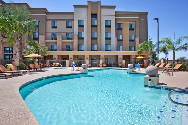 Images Hampton Inn & Suites Phoenix Glendale-Westgate