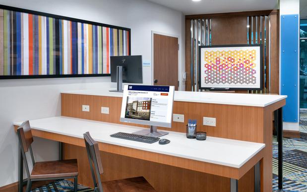 Images Holiday Inn Express & Suites Gainesville I-75 by IHG