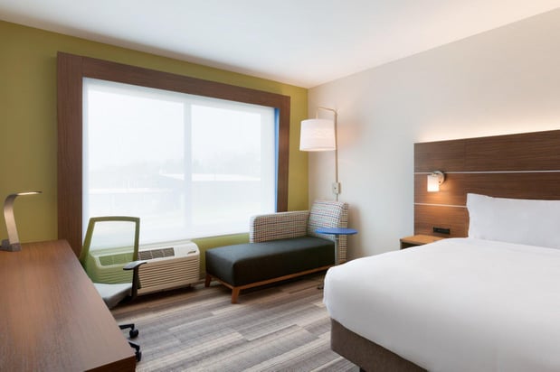 Images Holiday Inn Express & Suites Cincinnati NE - Redbank Road by IHG