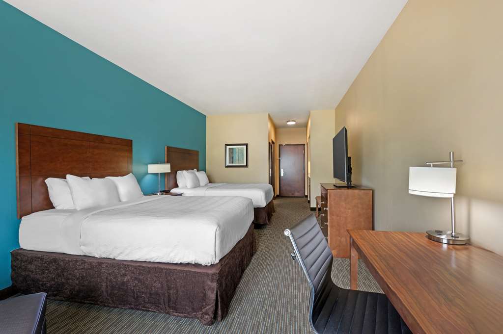 2 Queen Suite