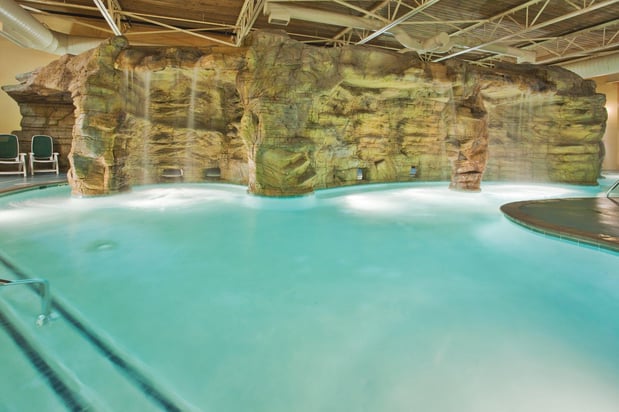 Images Holiday Inn & Suites Virginia Beach - North Beach by IHG