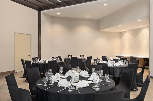 Images Holiday Inn Orlando-International Airport by IHG