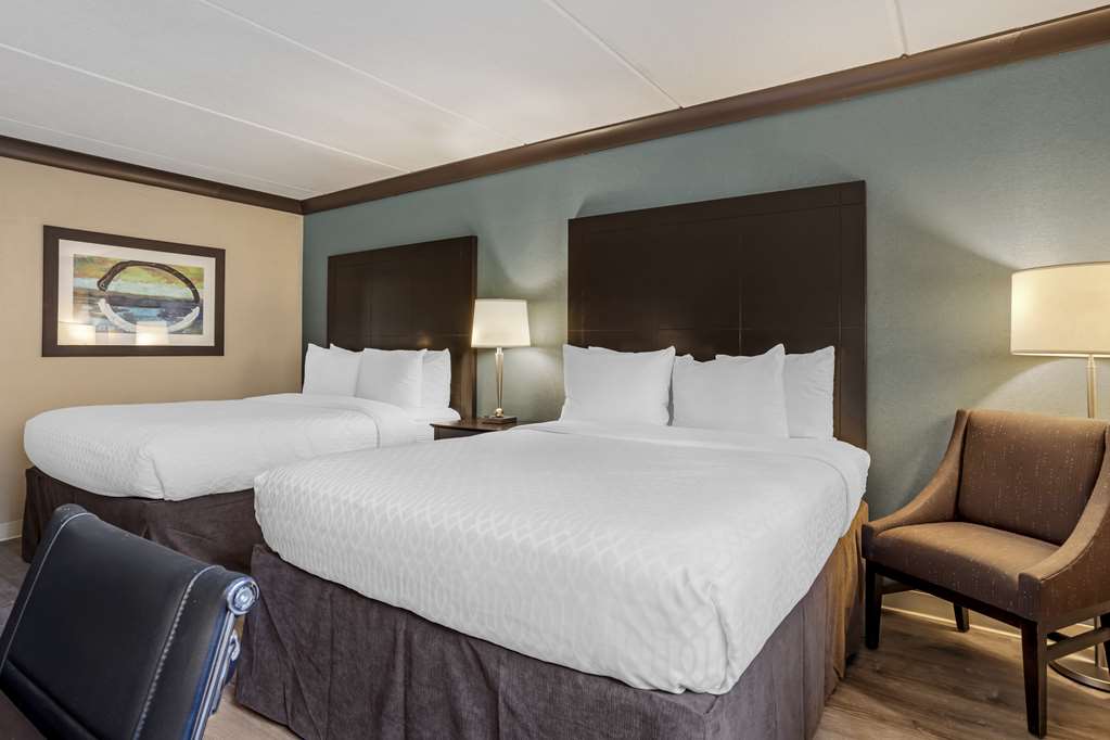 2 Queen Bed Room