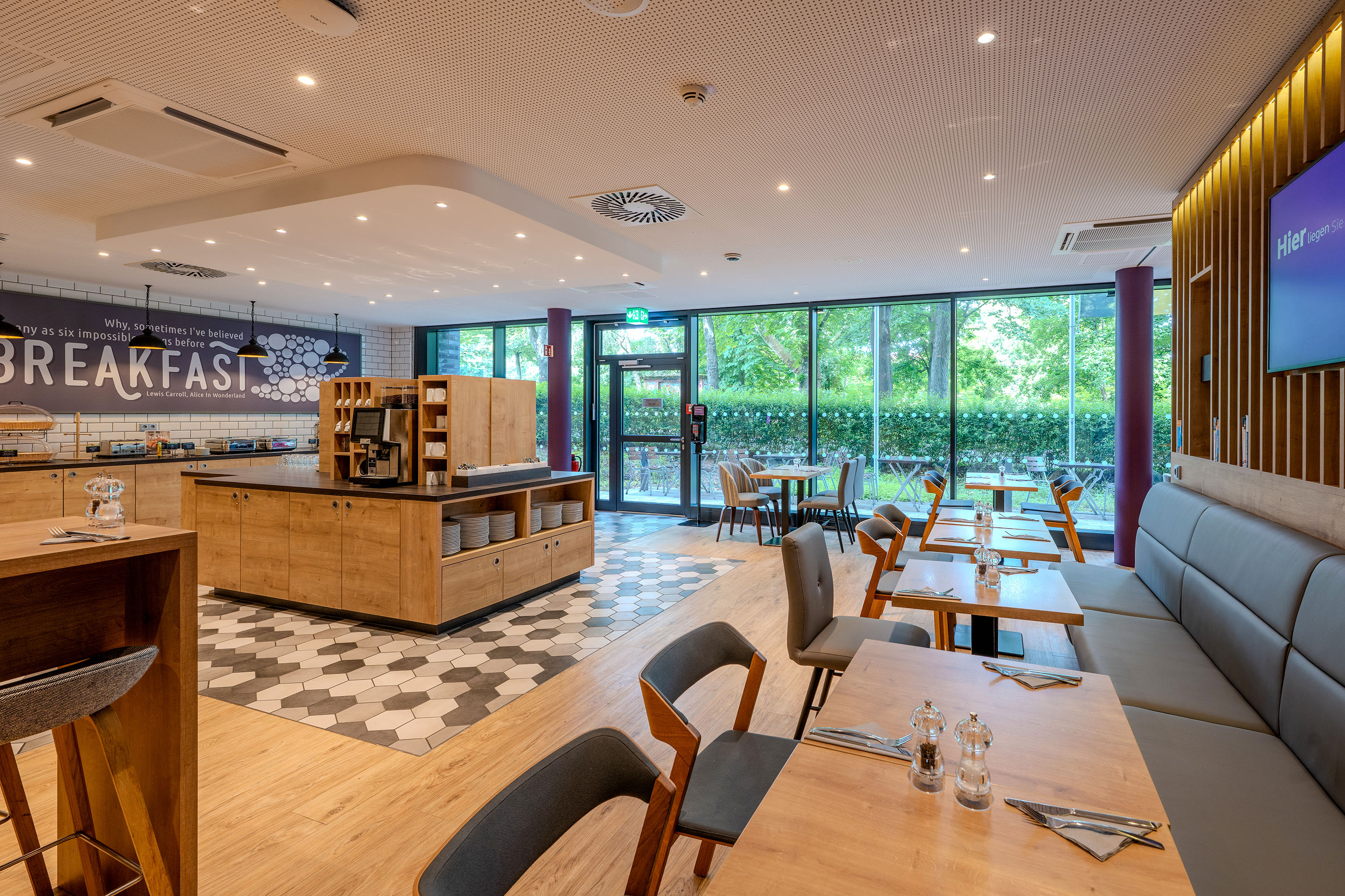 Bild 11 Premier Inn Göttingen Hotel in Göttingen