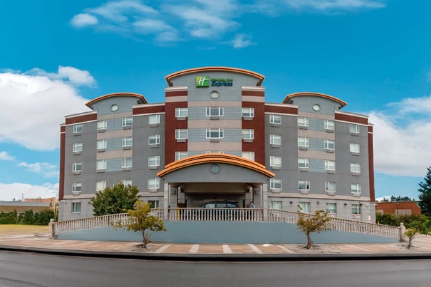 Images Holiday Inn Express Queens - Maspeth by IHG