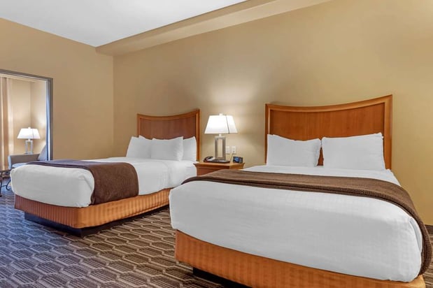 Images Best Western Plus Swiss Chalet Hotel & Suites