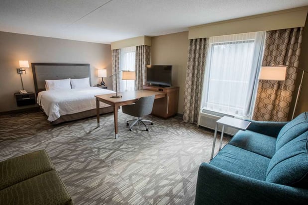 Images Hampton Inn & Suites Tilton