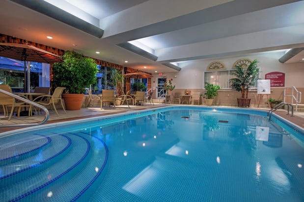 Images Holiday Inn Express & Suites Youngstown N (Warren/Niles) by IHG