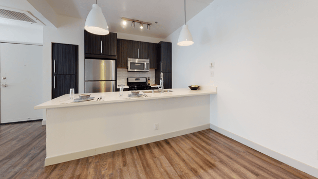 Images Alister Sherman Oaks