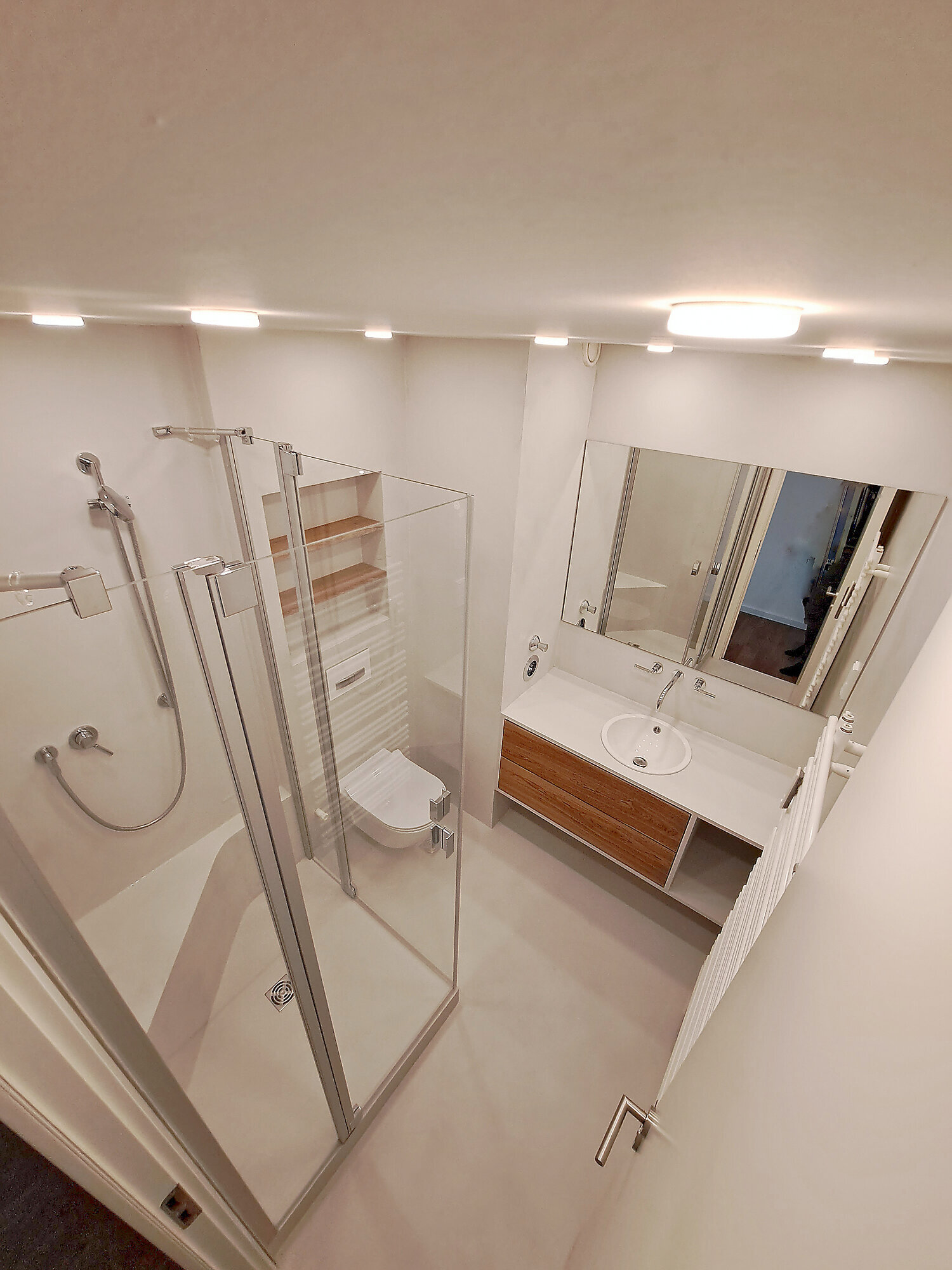 Fliesen und Fugenlos  Fugenloses Bad, Boden & Treppe - Design ohne Grenzen, Im Thurner Feld 13 in Köln