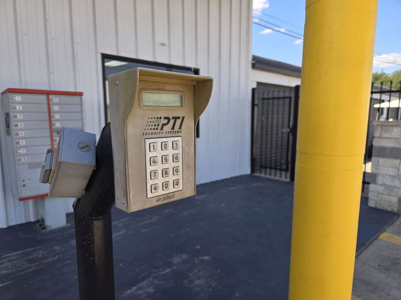 Images Extra Space Storage