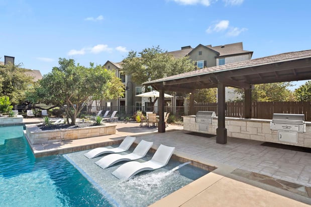 Images Camden Amber Oaks Apartments