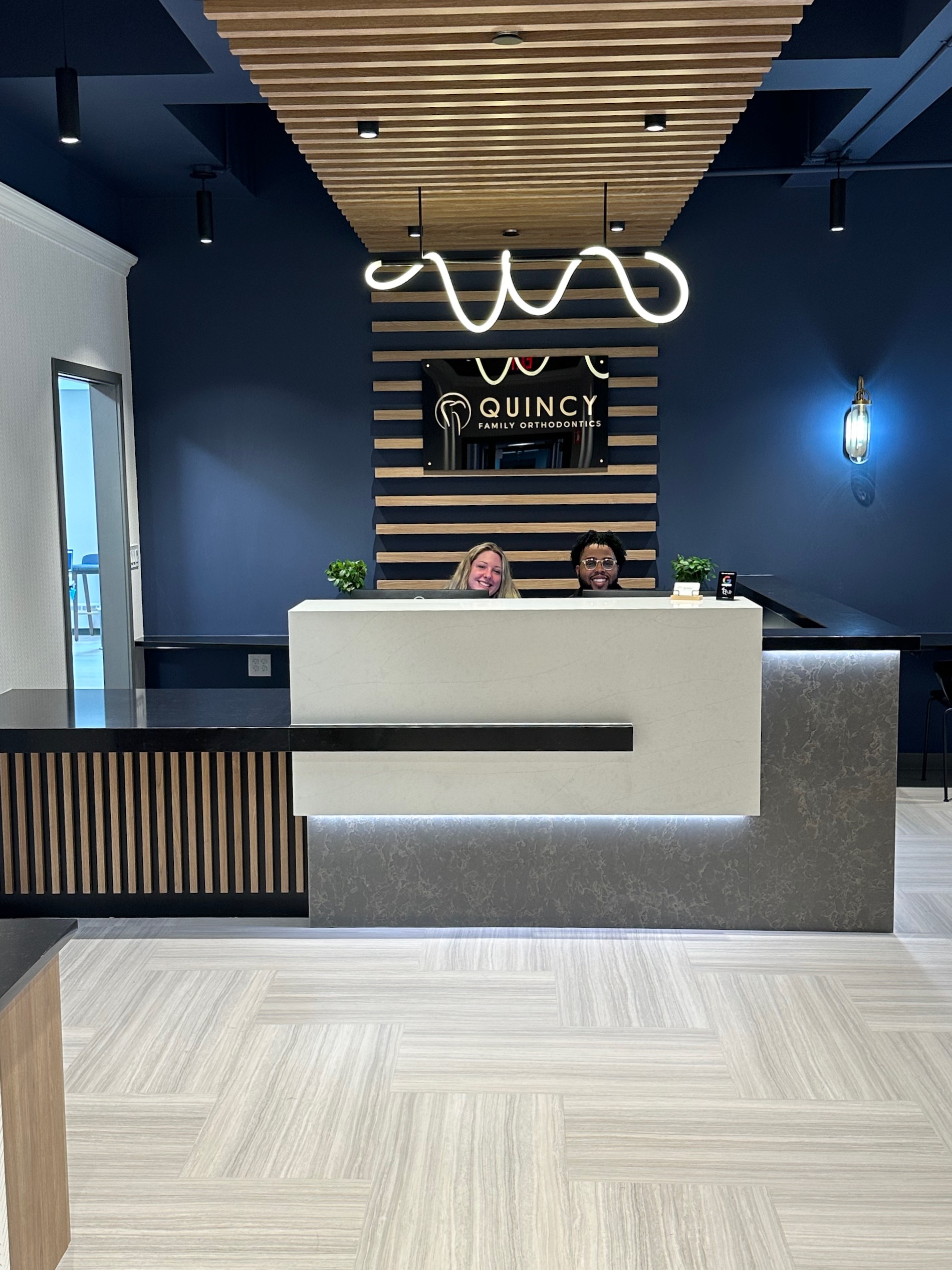 Quincy Family Orthodontics located in Quincy, MA offers leading-edge care in a welcoming and fun environment. With advanced options, we create beautiful, healthy and confident smiles: efficiently, affordably, and comfortably!
Dr. Zachary Kofos and our expert team take pride in our brand-new facility, equipped with state-of-the-art orthodontic technologies. As a patient-centered and family-friendly practice, we take the time to learn our patients’ expectations and concerns, and work closely with families to design treatment that works for their lives.
We pride ourselves on going above and beyond to provide quality patient care. Orthodontic techniques and technologies are advancing to allow us to treat patients more quickly and gently, resulting in a more enjoyable experience overall. We offer a variety of modern orthodontic services for all ages, such as traditional metal, clear braces, early intervention and two-phase orthodontic treatment, Invisalign for children, teens and adults.