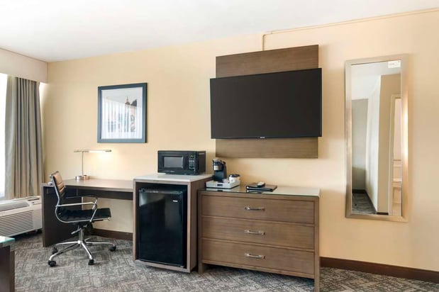 Images Best Western Plus Kansas City Sports Complex Hotel