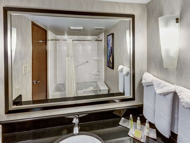 Images DoubleTree by Hilton Hotel Wichita Airport