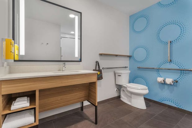 Images Tru by Hilton Janesville