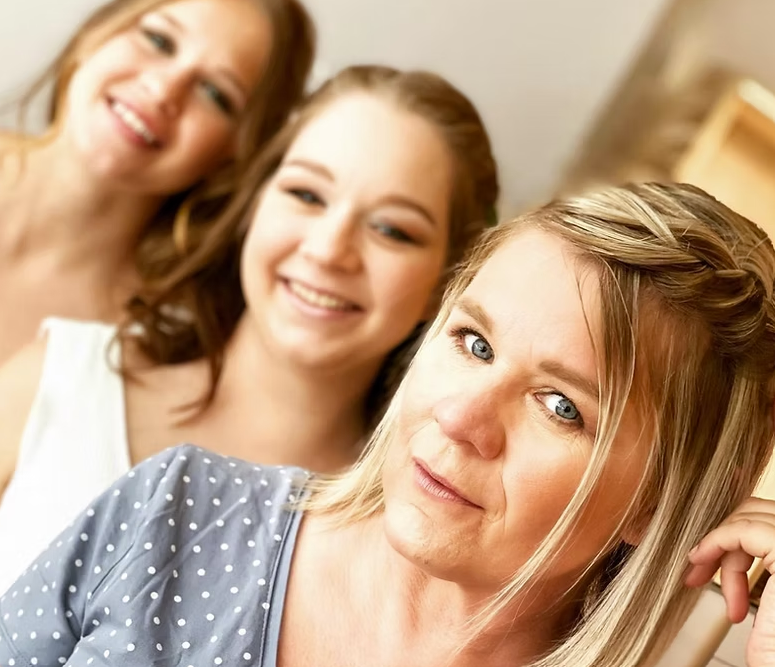 Bilder The Beauty Keys - JS Hair Salon - Massage d’Aur - Pull Max