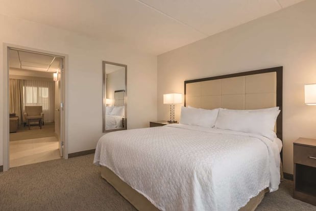 Images Embassy Suites by Hilton Milwaukee Brookfield