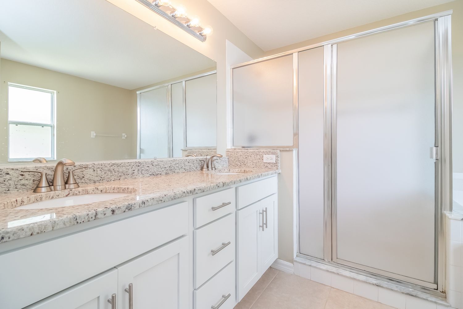 Beautiful bathroom of an Invitation Homes property in Orlando, Florida.