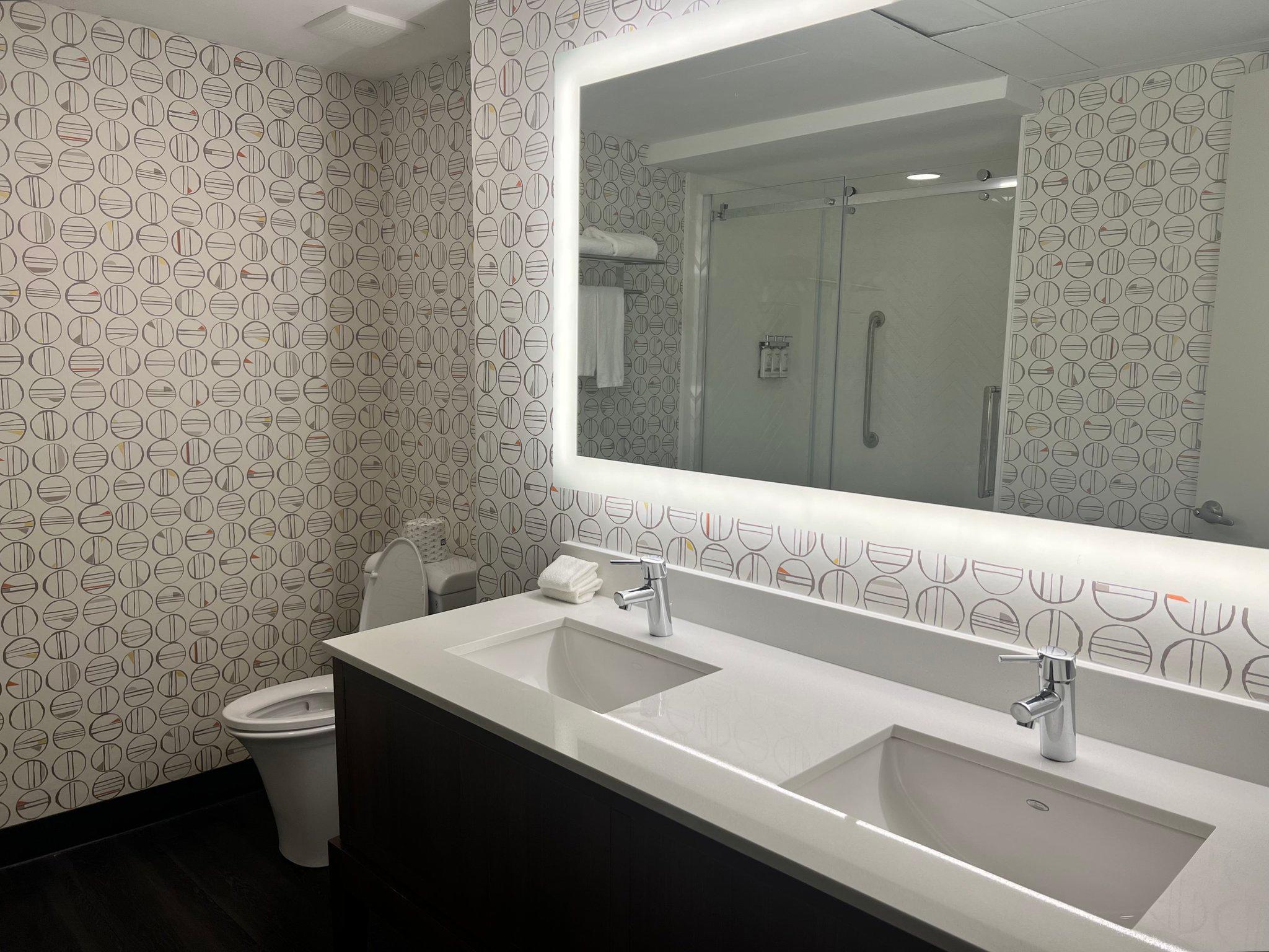 Images Holiday Inn Toronto-Airport East, an IHG Hotel