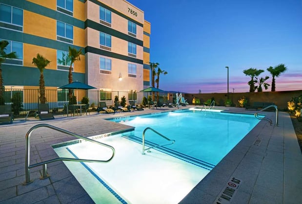 Images Hampton Inn Las Vegas Strip South