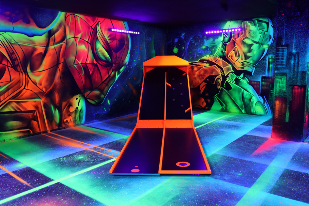GlowZone 4D Schwarzlicht Minigolf Essen - West Borbeck, Wüstenhöferstraße 234 in Essen
