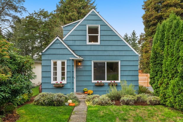Images Lauren Essl, REALTOR