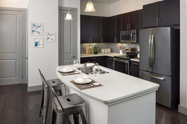 Images Camden Highland Village Apartments and Townhomes