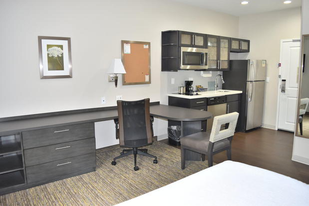 Images Candlewood Suites Kansas City - Independence by IHG