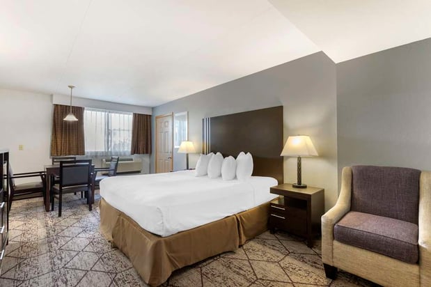 Images Best Western Plus Longbranch Hotel & Convention Center