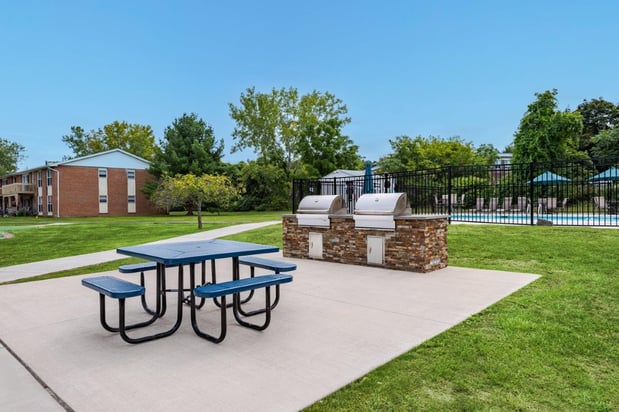 Images Hillcrest Village Apartment Homes